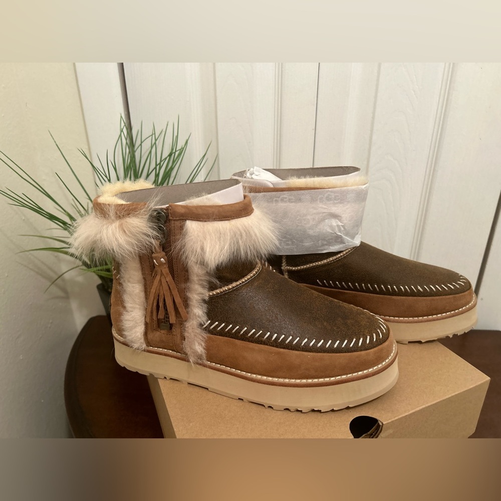 Women’s UGG FLUFF PUNK BOOTS. Tan/Elk/brown size 11 New in box